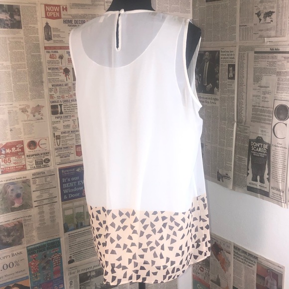 Cabi Ladylike Tunic sleeveless top - Picture 2 of 11